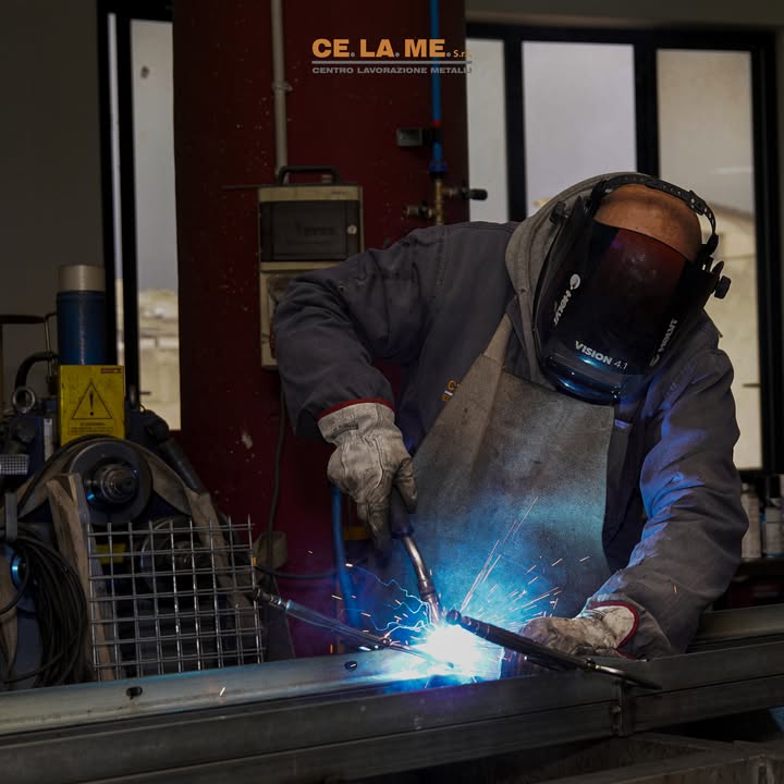 🔧 CE.LA.ME. — Lavorazioni metalliche su misura ✨
Trasformiamo il metallo